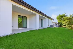 3631 SW Santa Barbara Pl, Cape Coral, FL 33914 - Photo 21