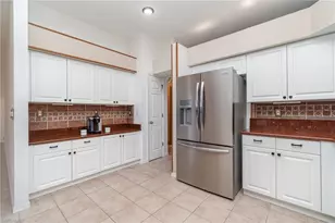 2725 SW 28th Pl, Cape Coral, FL 33914 - Photo 11