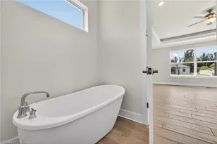 1022 SW 15th Ave, Cape Coral, FL 33991 - Photo 11