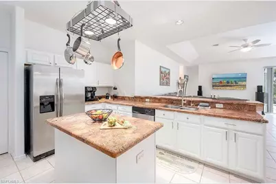 4005 SW 17th Pl, Cape Coral, FL 33914 - Photo 9