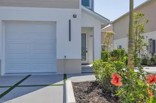 3527 Country Club Blvd, Cape Coral, FL 33904 - Photo 5