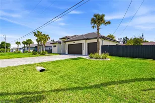 423 SW 19th Ave, Cape Coral, FL 33991 - Photo 3