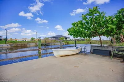 220 NE 8th Pl, Cape Coral, FL 33909 - Photo 27