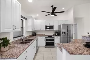 1808 SW 8th Pl, Cape Coral, FL 33991 - Photo 13