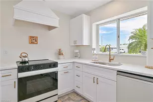 4520 SE 9th Ave, Cape Coral, FL 33904 - Photo 13