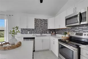 1726 NE 10th Ln, Cape Coral, FL 33909 - Photo 11