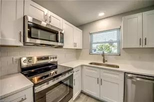 16881 Davis Rd, Fort Myers, FL 33908 - Photo 7