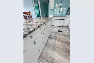 11291 Bougainvillea Ln, Fort Myers Beach, FL 33931 - Photo 9