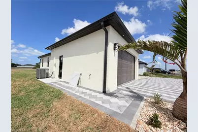 922 Santa Barbara Blvd N, Cape Coral, FL 33993 - Photo 41