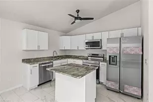 916 NE 1st Pl, Cape Coral, FL 33909 - Photo 11