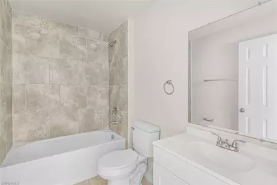 916 NE 1st Pl, Cape Coral, FL 33909 - Photo 13