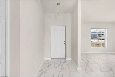 916 NE 1st Pl, Cape Coral, FL 33909 - Photo 7