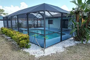 321 Trafalgar Pkwy, Cape Coral, FL 33991 - Photo 13