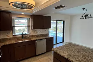 321 Trafalgar Pkwy, Cape Coral, FL 33991 - Photo 15