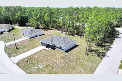 2009 Voss Ct, Lehigh Acres, FL 33972 - Photo 23