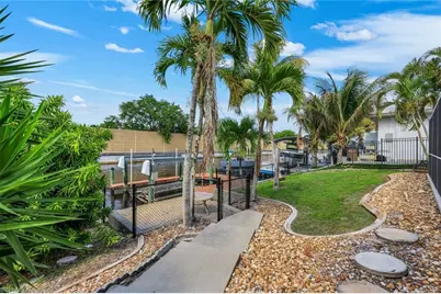 2513 Everest Pkwy, Cape Coral, FL 33904 - Photo 3