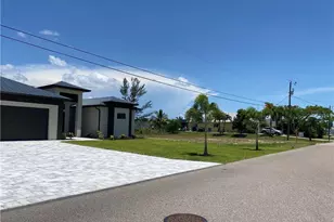 2005 SW 8th Ct, Cape Coral, FL 33991 - Photo 1