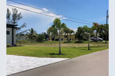 2005 SW 8th Ct, Cape Coral, FL 33991 - Photo 3