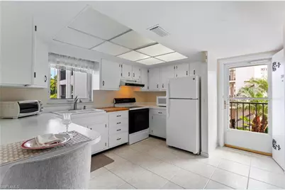 53 High Point Cir W #204, Naples, FL 34103 - Photo 5