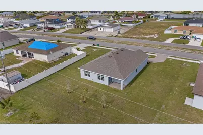 424 Tropicana Pkwy E, Cape Coral, FL 33909 - Photo 5