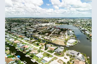 4933 Triton Ct W, Cape Coral, FL 33904 - Photo 3