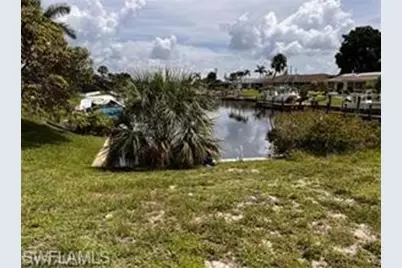 607 SE 34th Ter, Cape Coral, FL 33904 - Photo 15