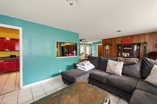 319 W Mariana Ave, North Fort Myers, FL 33903 - Photo 9