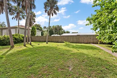 319 W Mariana Ave, North Fort Myers, FL 33903 - Photo 23