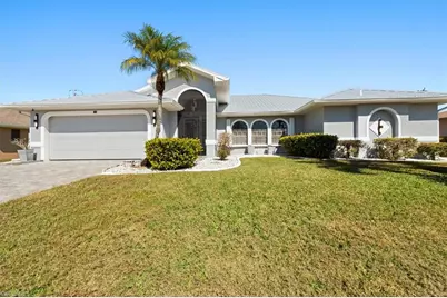 619 SE 22nd St, Cape Coral, FL 33990 - Photo 1
