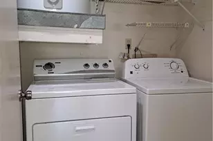 10525 Putnam Ct, Lehigh Acres, FL 33936 - Photo 23