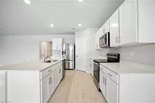 2465 NW 9th St, Cape Coral, FL 33993 - Photo 25