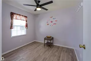 11089 Sunglow Ln, Fort Myers, FL 33908 - Photo 5