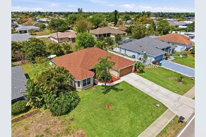 2118 Country Club Blvd, Cape Coral, FL 33990 - Photo 3