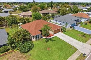 2118 Country Club Blvd, Cape Coral, FL 33990 - Photo 3