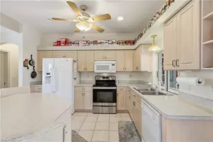 218 SE 2nd Ave, Cape Coral, FL 33990 - Photo 9