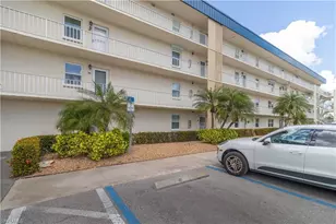 6220 Augusta Dr, Fort Myers, FL 33907 - Photo 11