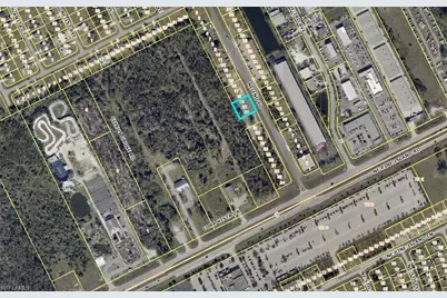 330 NE 2nd Pl, Cape Coral, FL 33909 - Photo 3