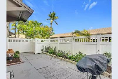 4293 Island Cir #4, Fort Myers, FL 33919 - Photo 5