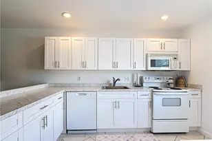 4293 Island Cir, Fort Myers, FL 33919 - Photo 7