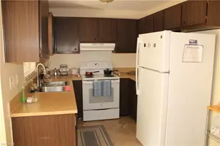 2616 SE 16th Pl, Cape Coral, FL 33904 - Photo 5