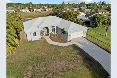 605 SE 23rd Ave, Cape Coral, FL 33990 - Photo 5