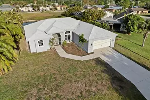 605 SE 23rd Ave, Cape Coral, FL 33990 - Photo 5