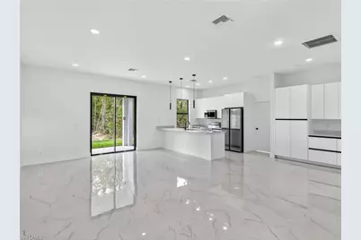 792 Bell Blvd S, Lehigh Acres, FL 33974 - Photo 9