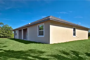 8002 Sherwood Cir, Labelle, FL 33935 - Photo 3