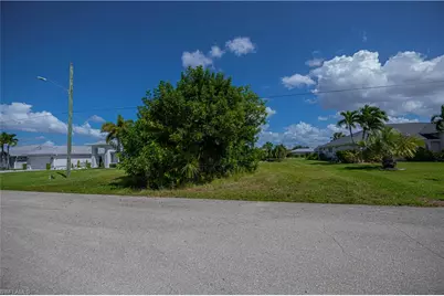 3725 SE 13th Ave, Cape Coral, FL 33904 - Photo 15