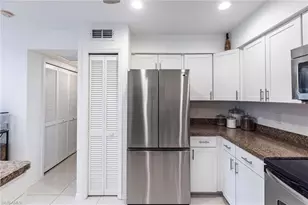 13141 Whitehaven Ln, Fort Myers, FL 33966 - Photo 11