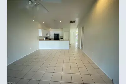 622 SE 13th Pl, Cape Coral, FL 33990 - Photo 5