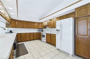 1255 N Brandywine Cir, Fort Myers, FL 33919 - Photo 17