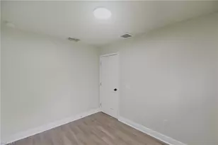 25 Cypress St, North Fort Myers, FL 33903 - Photo 19