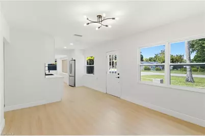 363 New York Dr, Fort Myers, FL 33905 - Photo 9